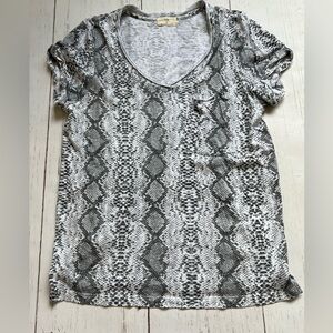 T. La Anthropologie V Neck Short Sleeve T Shirt Snake Print Glam Rock Bikercore